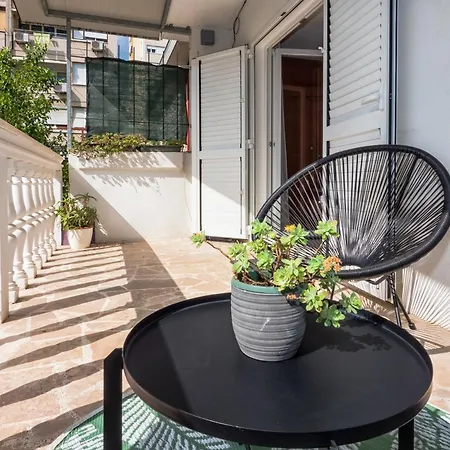 Private House - Terrace, Free Parking & Comfort شقة سبليت