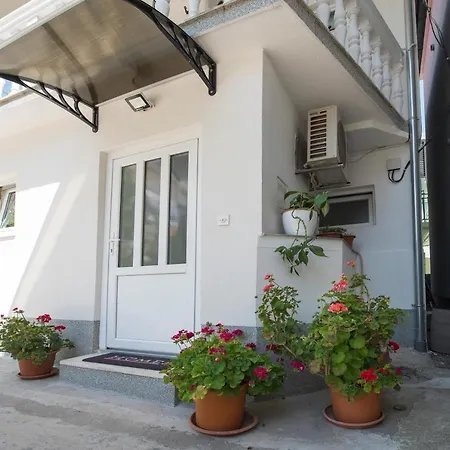 Apartment Private House - Terrace, Free Parking & Comfort Split