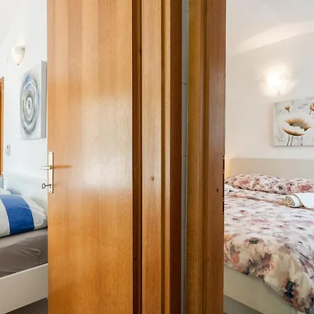 Private House - Terrace, Free Parking & Comfort Daire Split