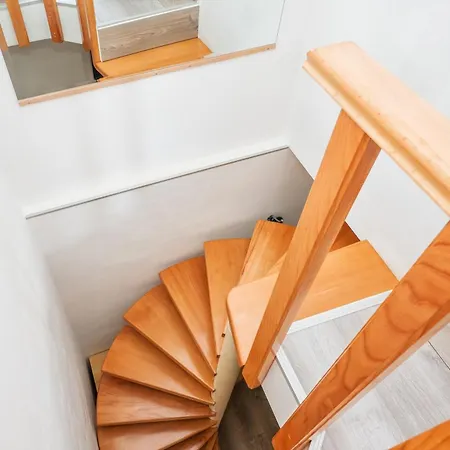 Private House - Terrace, Free Parking & Comfort *